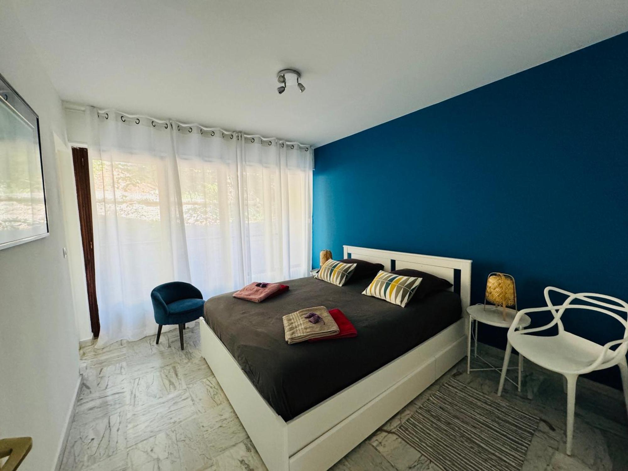 Bandol Roc Beach Vue Mer Grand T3 Face A La Plage Avec Parking Bagian luar foto